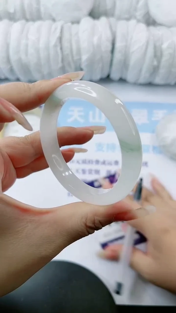 【闪购商品】石英质玉手镯未镶嵌多样性发货V563