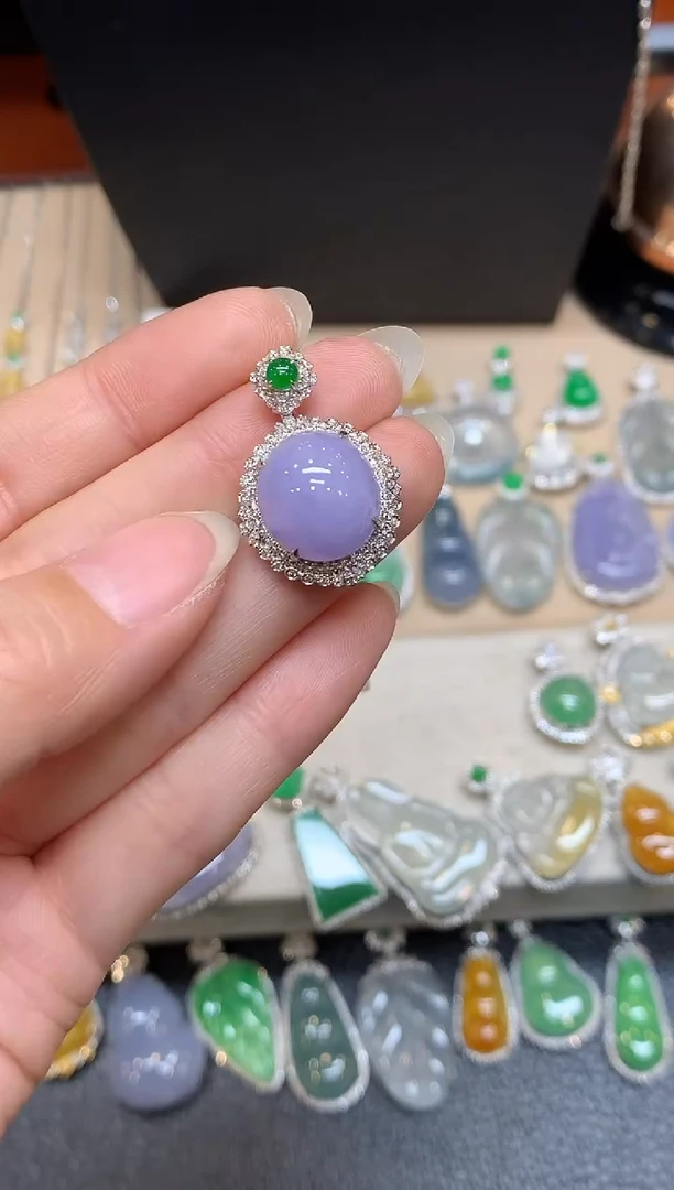 颈饰18K金镶嵌翡翠蛋面【无服务费