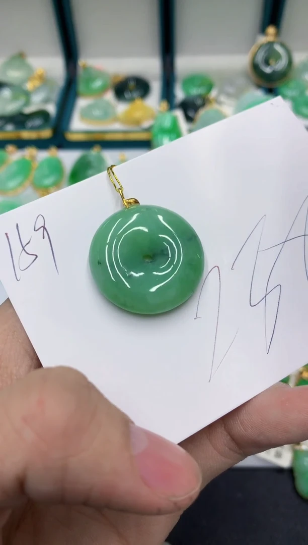 【闪购商品】翡翠颈饰18K金镶嵌号链接