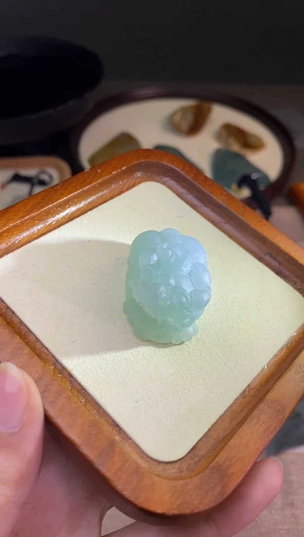 定制翡翠未镶嵌冰蓝貔貅
