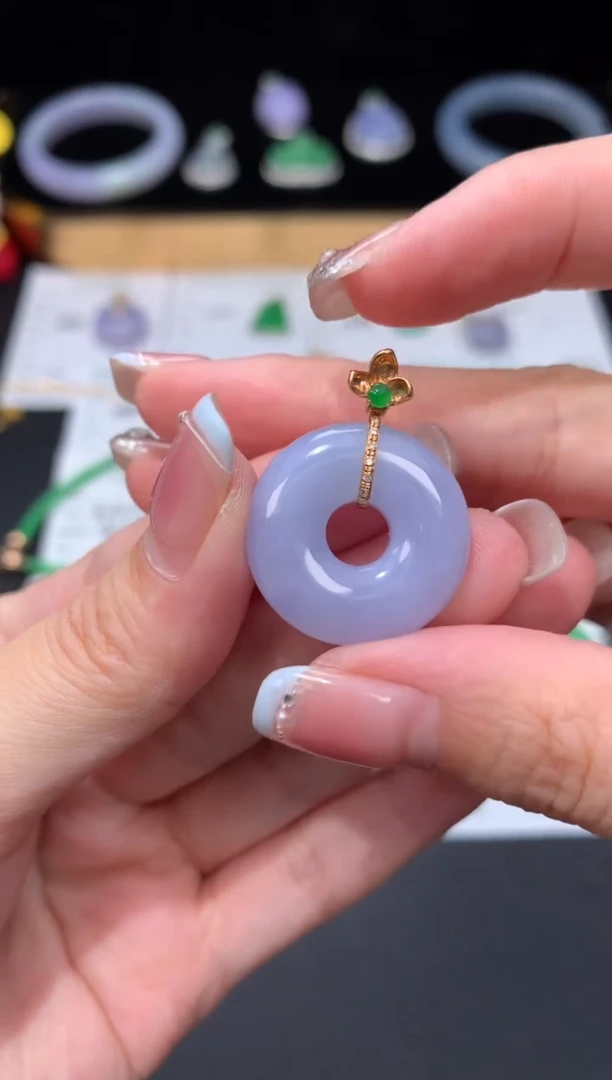 18K金镶嵌定制翡翠自营供应 48小时鉴赏期