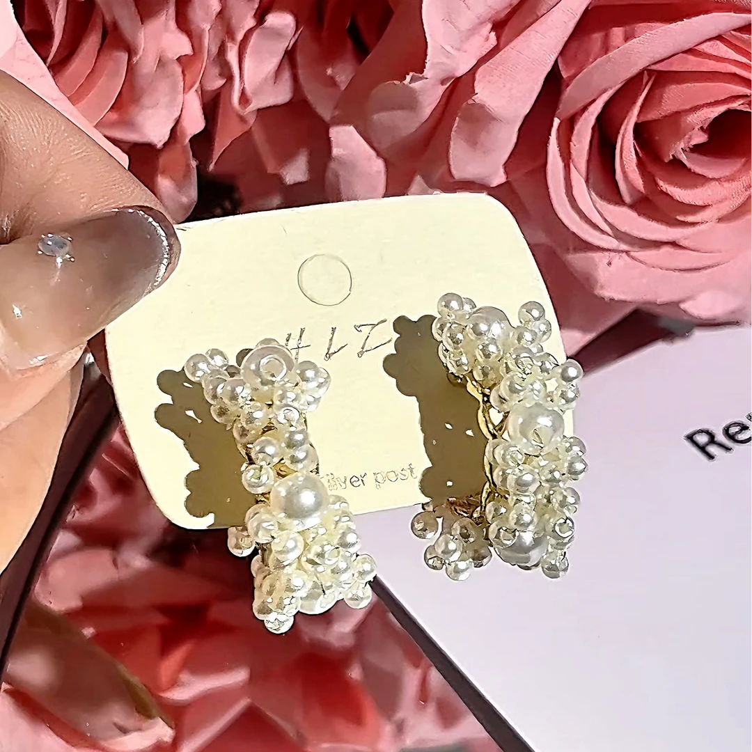 铜合金耳饰 满满耳环 法式复古白色珍珠小众设计感圈圈耳饰女