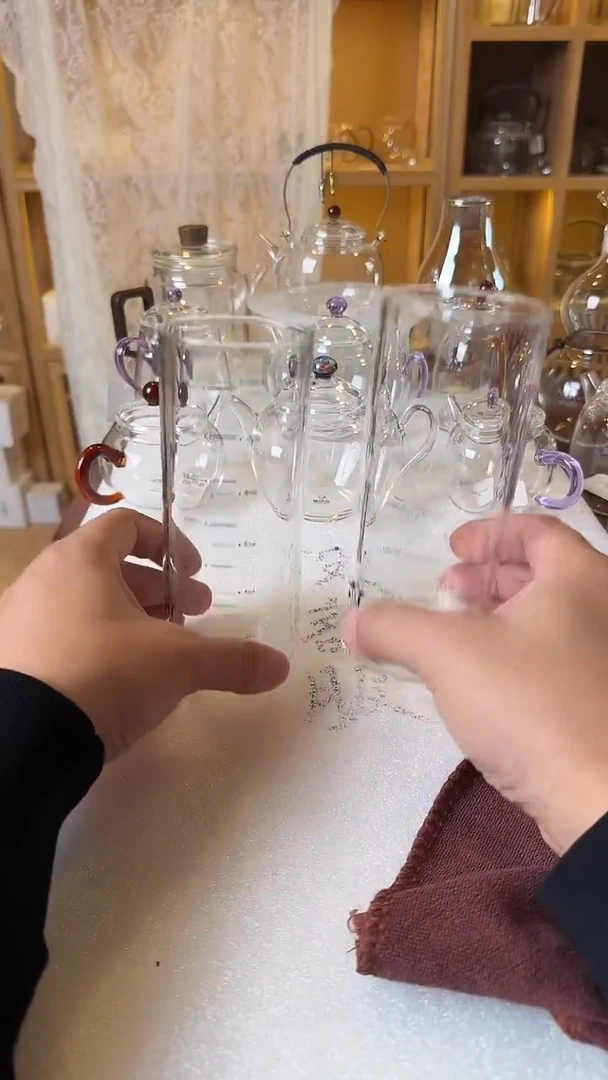 牛奶杯2只。。。。。。