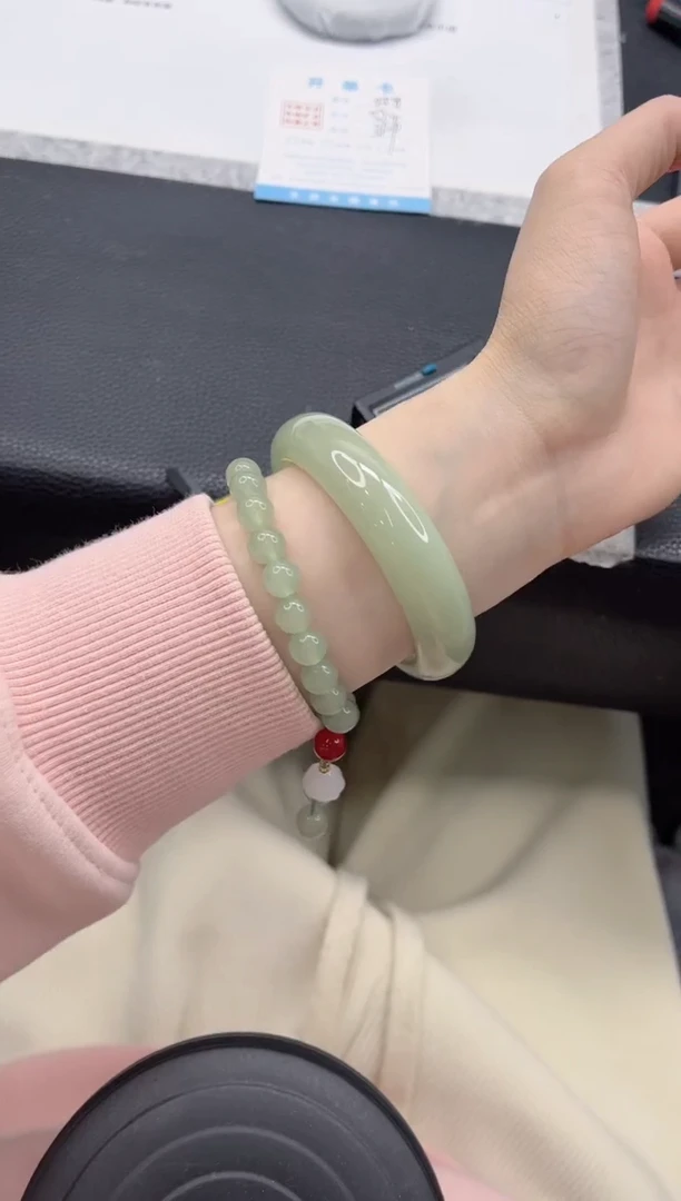 未镶嵌手镯石英质玉158-57.4