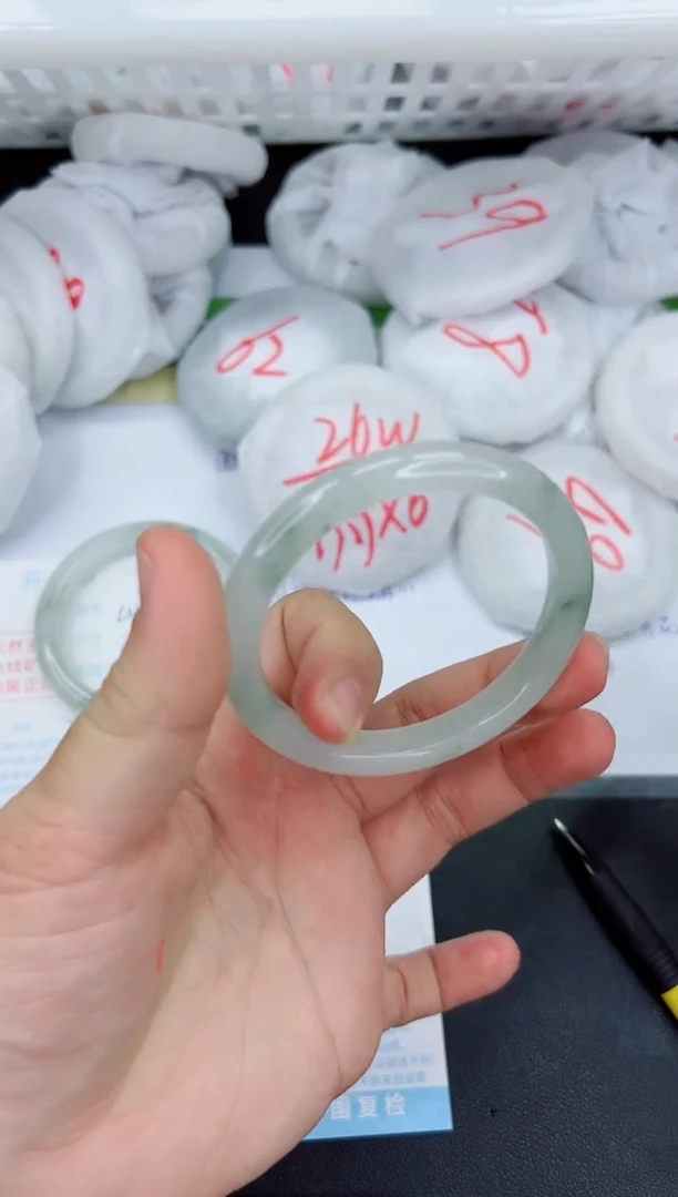 【闪购商品】石英质玉手镯未镶嵌413-54.9