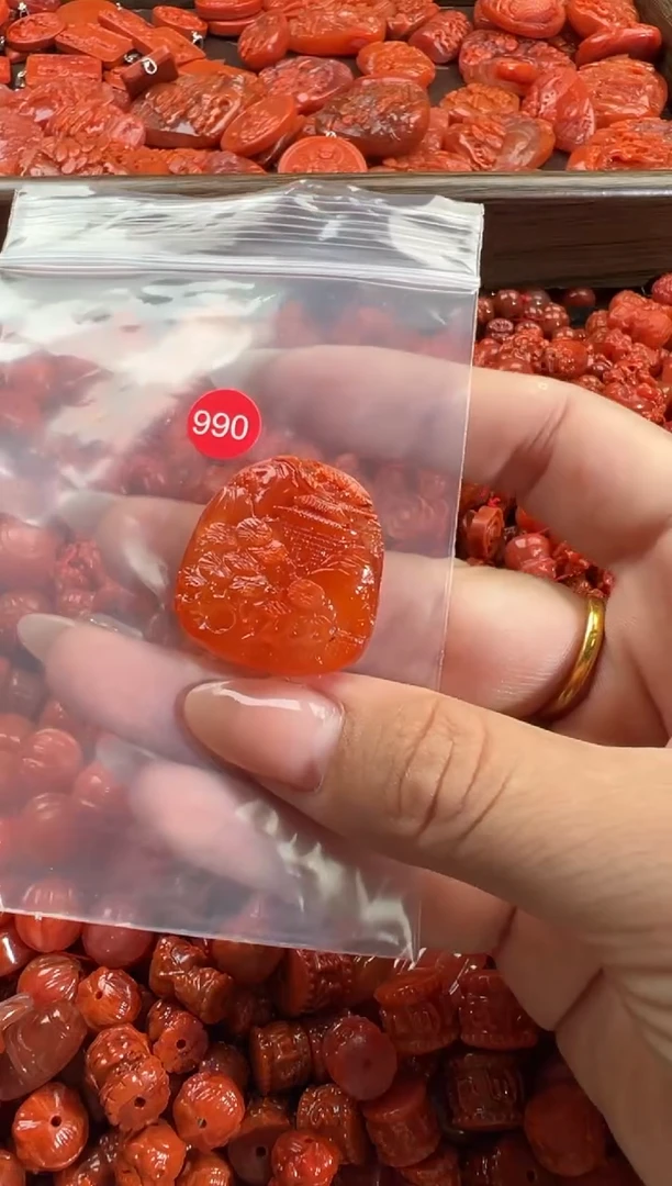 颈饰未镶嵌南红玛瑙1