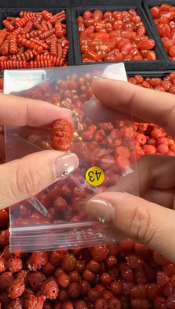 【闪购商品】南红玛瑙颈饰未镶嵌1