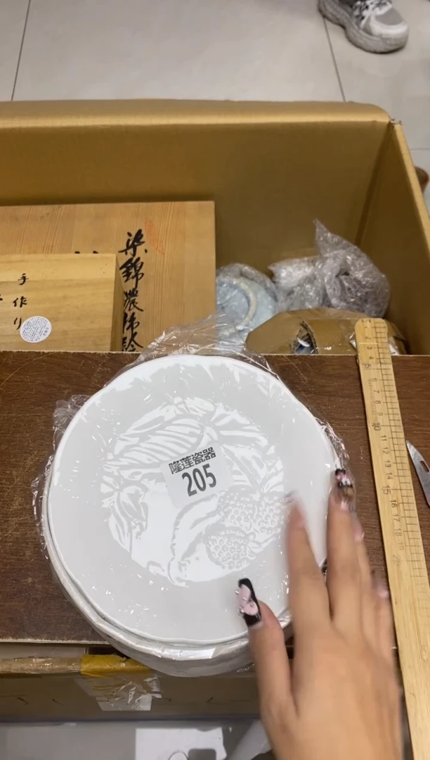 瓷片y****n隆莲瓷器欢迎大家
