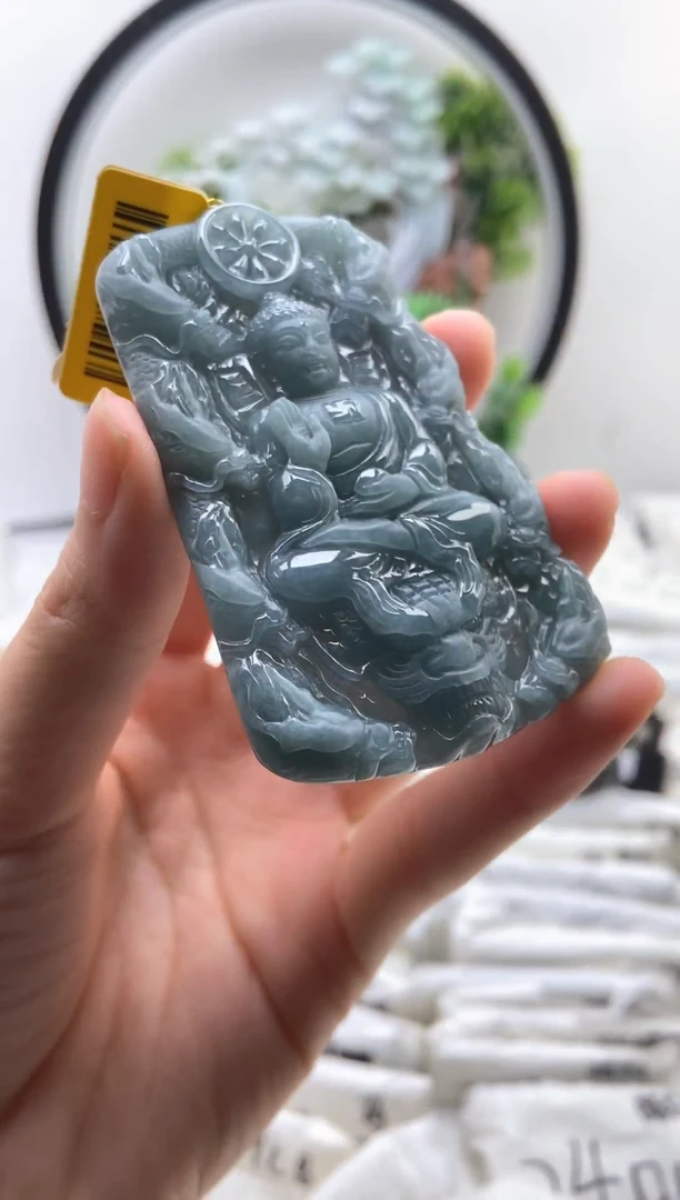 翡翠未镶嵌颈饰阿弥陀佛