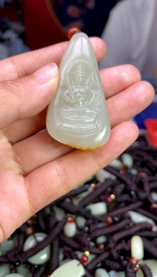 未镶嵌和田玉摆件1