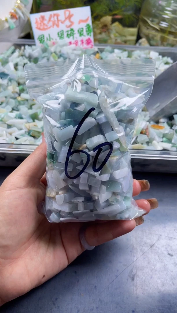 配石翡翠天然翡翠迷你500克60