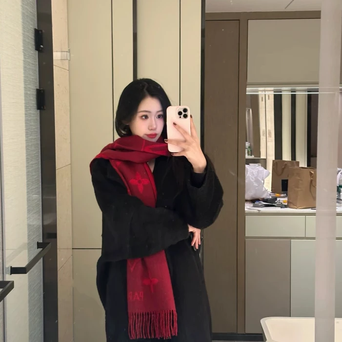 字母印花 时尚保暖围巾  女款