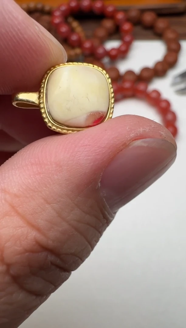 蜜蜡颈饰合金蜜蜡