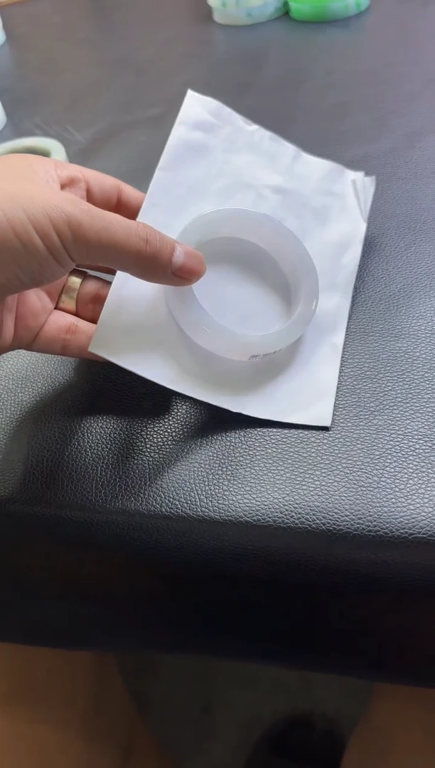 未镶嵌手镯定制翡翠手镯定制
