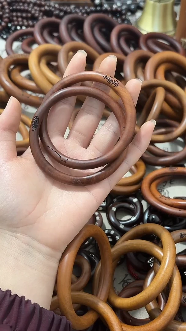 枣木小****?乾坤圈一物一拍65