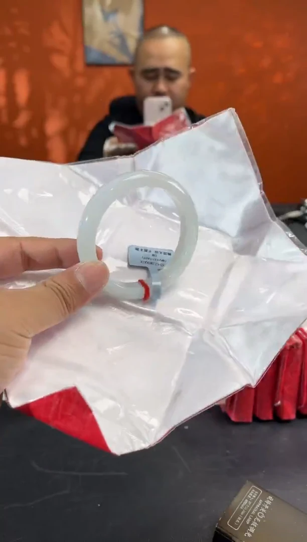 未镶嵌手镯翡翠6        圈口57