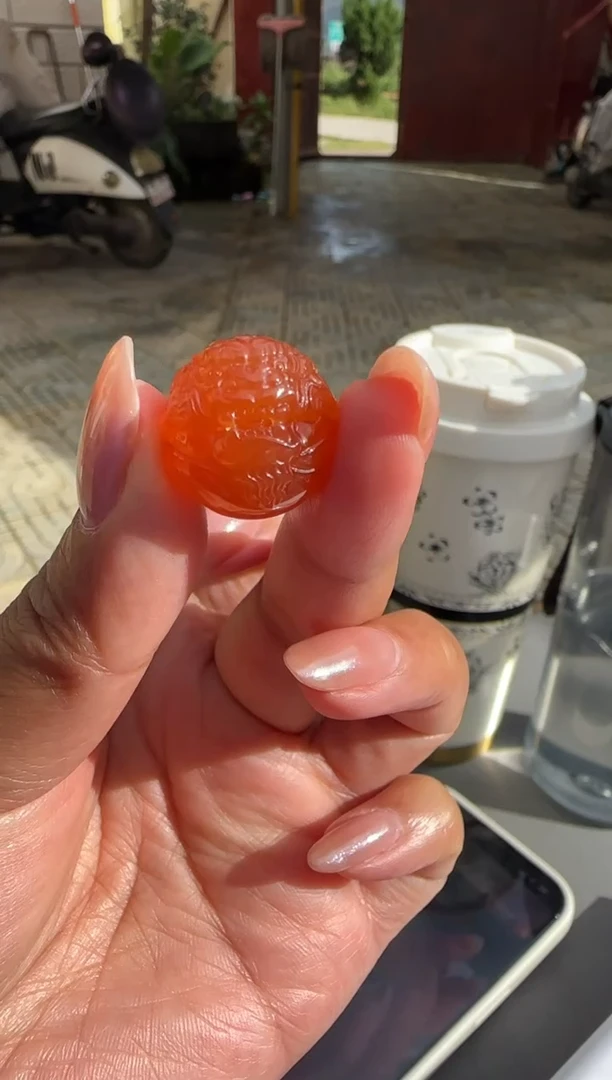 未镶嵌配饰南红玛瑙原矿无优化冰红龙珠带白w