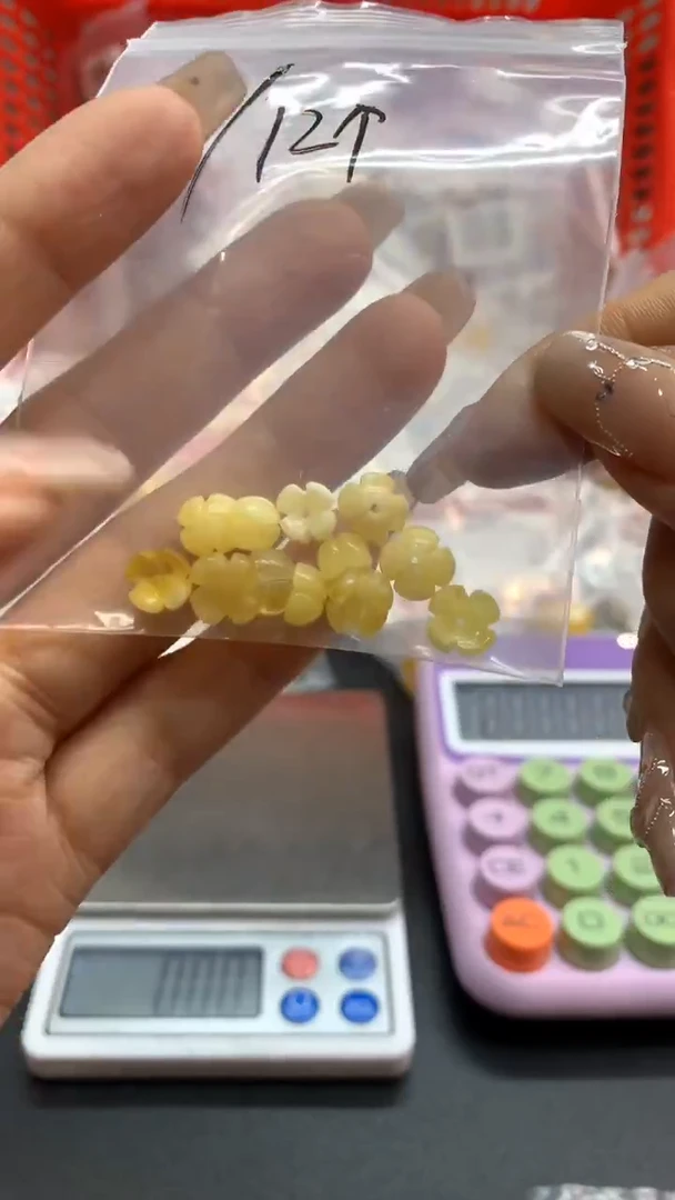 未镶嵌琥珀珠宝奇石2908