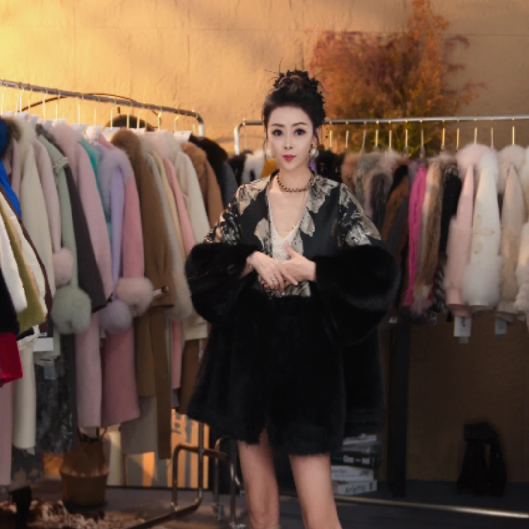 2024新外套设计师款气质减龄毛毛外套短款女外套保暖气质女