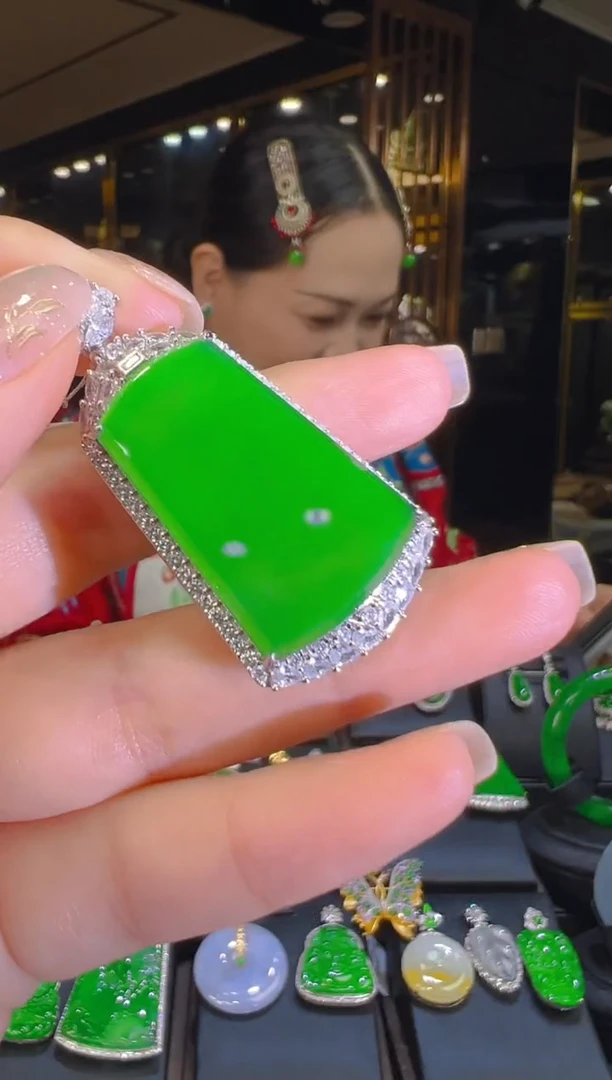 吊坠(赠链)银S925镶嵌翡翠036（多样性发其一）