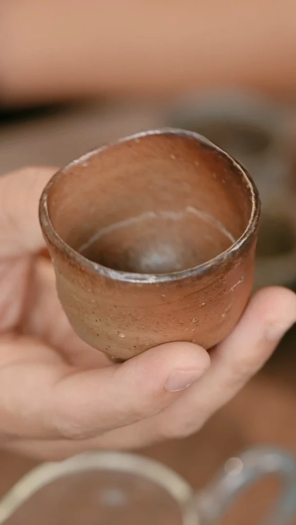 备前烧陶杯一只（有款不识）