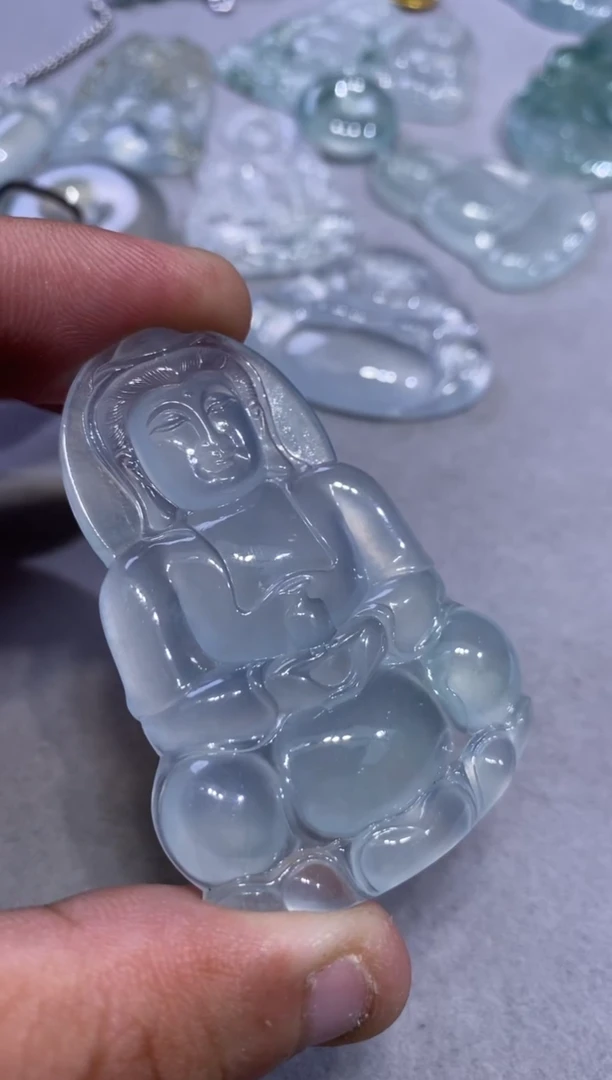 吊坠(不含链)未镶嵌翡翠观音38800