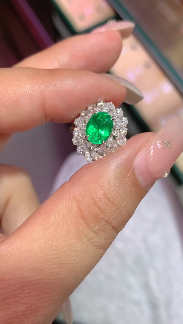 18K金镶嵌戒指祖母绿1.53ct