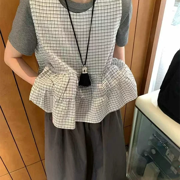 598夏季2025新款茶里茶气别致小香风休闲格纹马甲背心短袖套装女