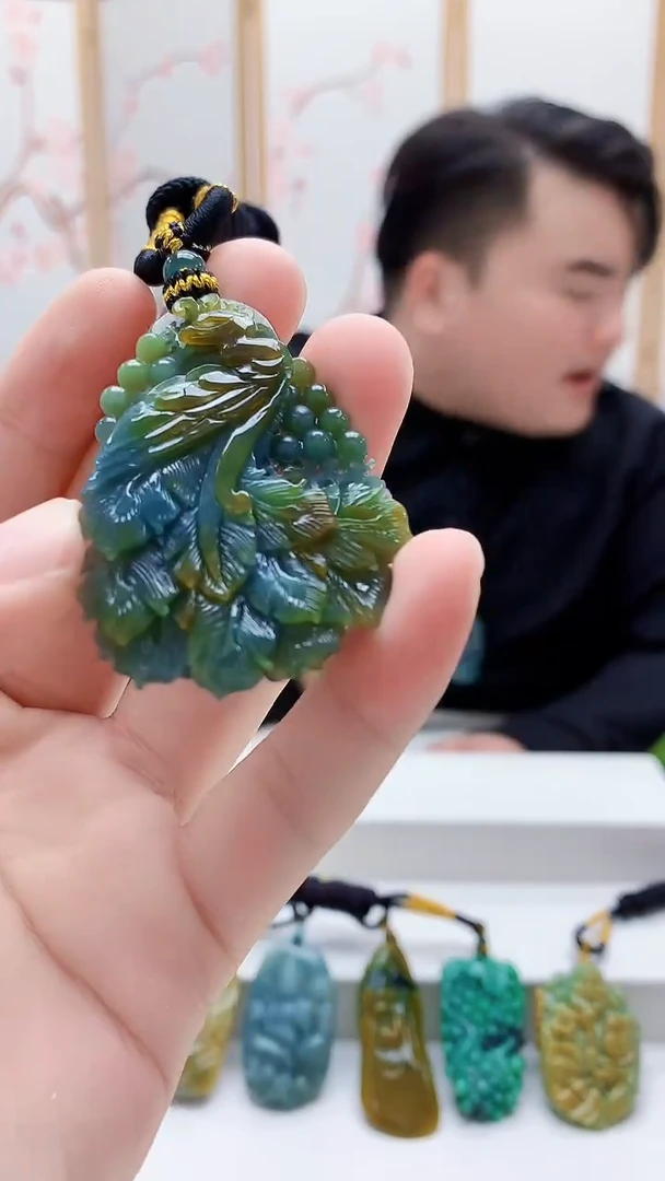 未镶嵌定制翡翠5060bb-毛货挂件66