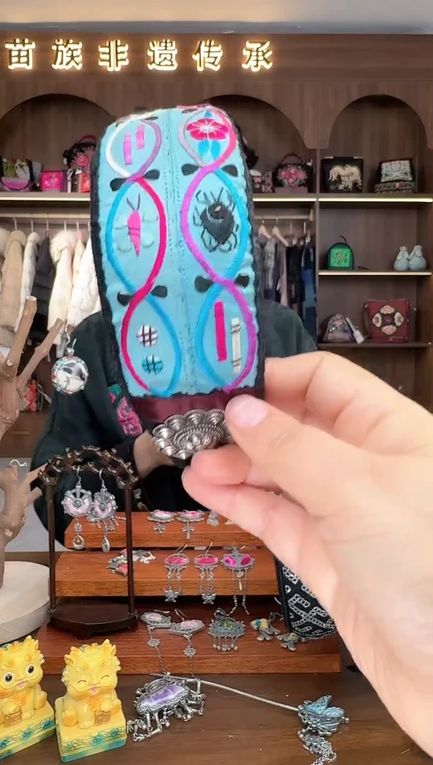 【闪购商品】织绣扶光苗绣传承L15
