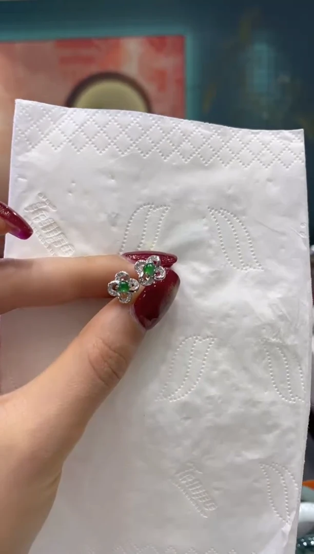 【闪购商品】翡翠耳钉银S925镶嵌多人02372