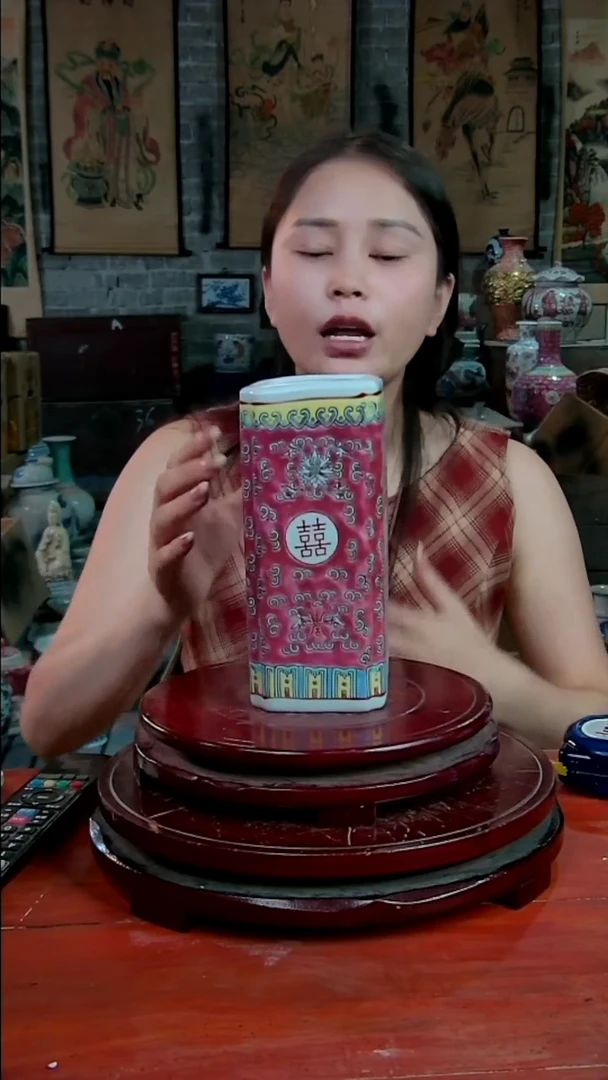 摆件景德镇陶瓷摆件玛瑙红双喜字笔筒