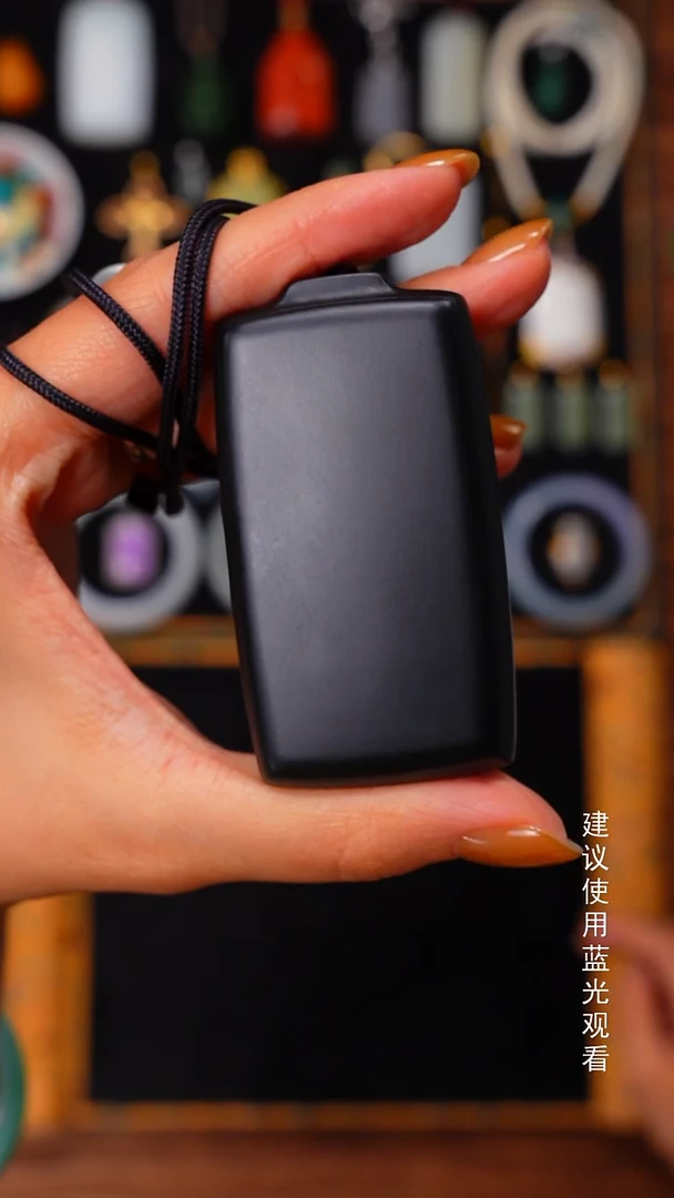 颈饰未镶嵌和田玉V*n见山文玩珠宝回血