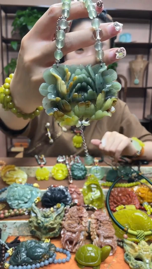 未镶嵌岫玉吊坠·