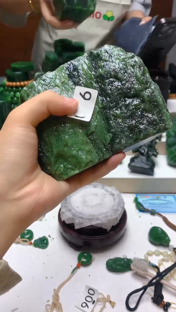 未镶嵌和田玉（碧玉）珠宝半成品0