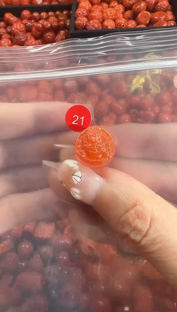 颈饰未镶嵌南红玛瑙1