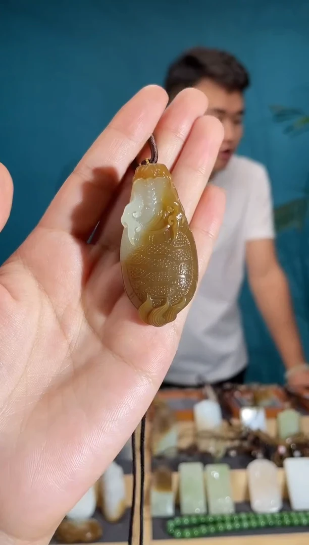 颈饰未镶嵌和田玉1