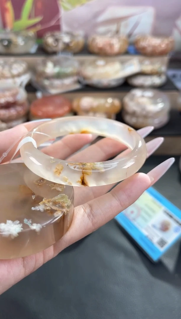 未镶嵌手镯石英质玉58