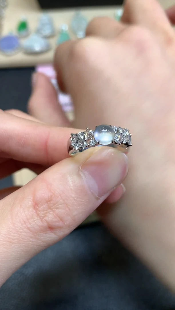 【闪购商品】翡翠戒指18K金镶嵌蛋面【无服务费】