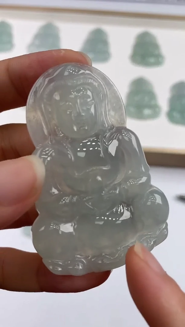 未镶嵌挂件翡翠中**g354168   多人     多样性发一件