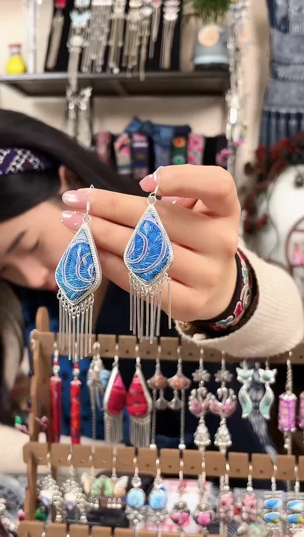 织绣民族风非遗老绣饰品153