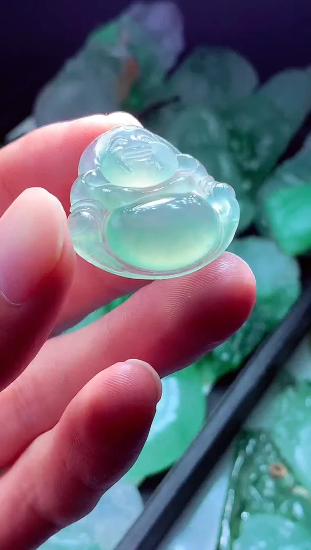 未镶嵌定制翡翠山**?翡翠毛货定制