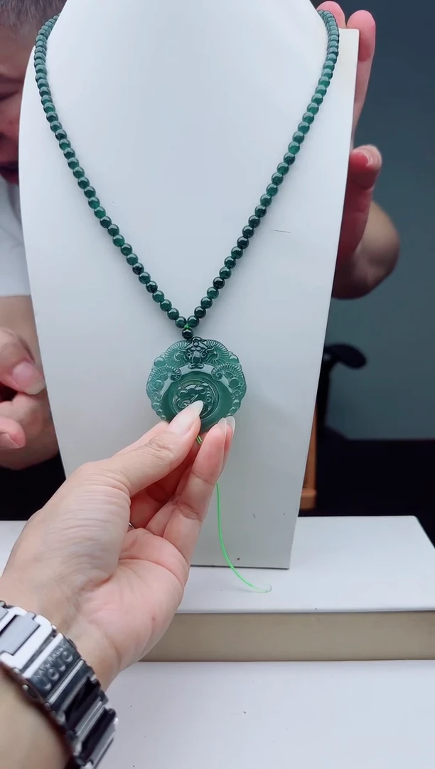 颈饰未镶嵌翡翠多样性发其一