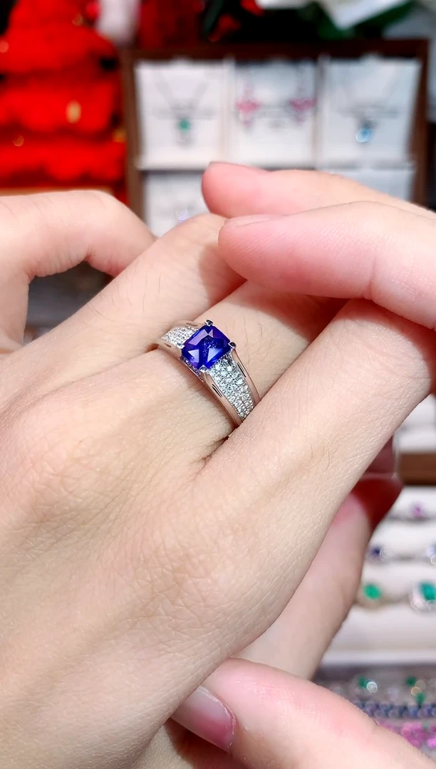 戒指蓝宝石铂Pt950镶嵌1.22ct/天然宝石/七天无理由