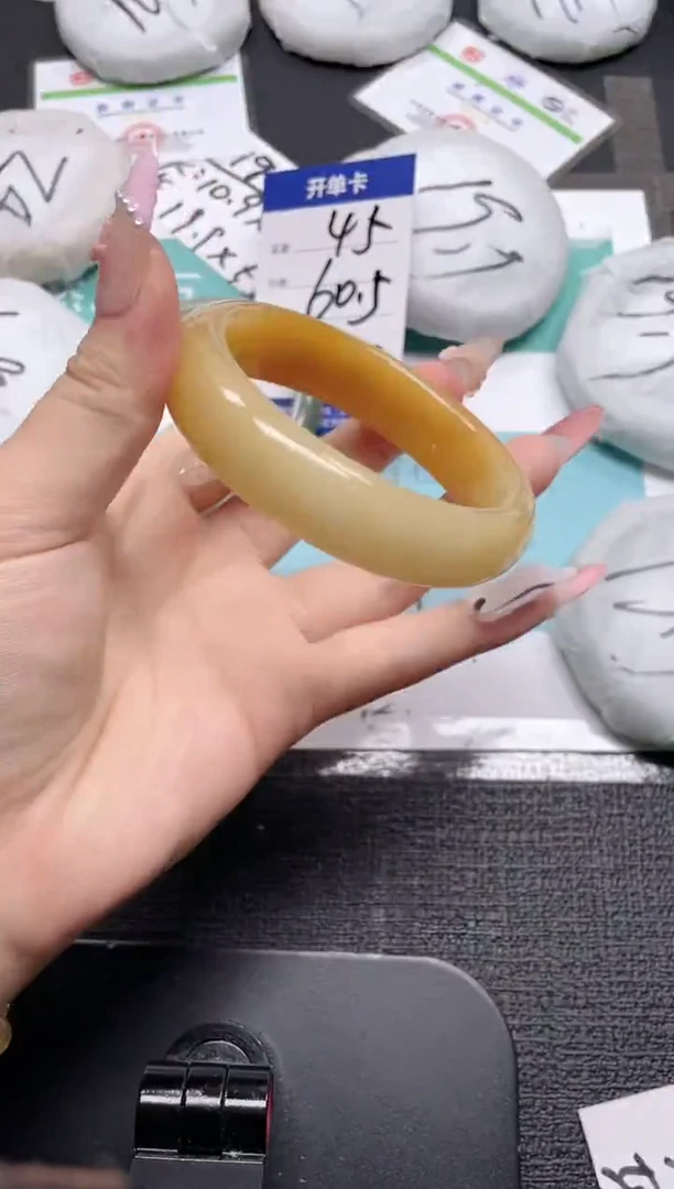 未镶嵌手镯石英质玉46-61