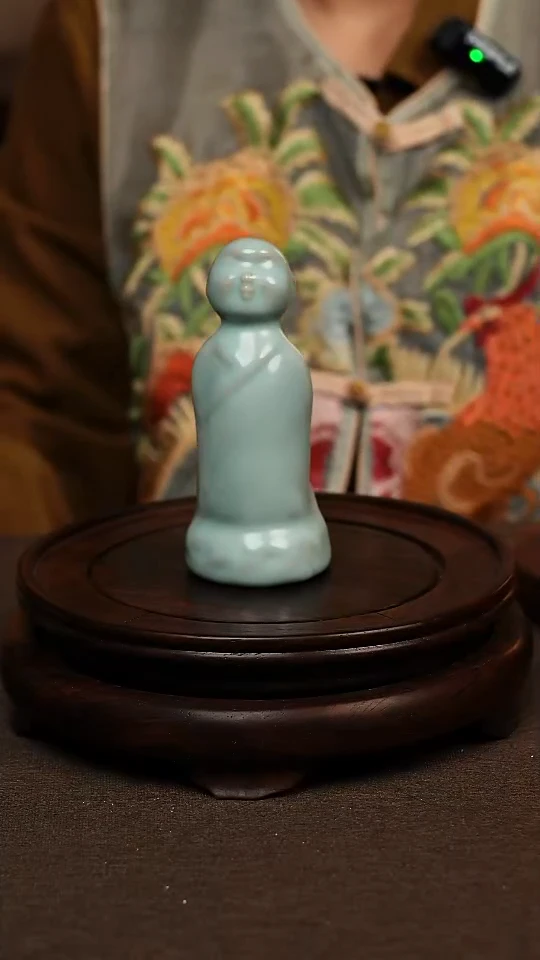 瓷片天青色茶宠小和尚微瑕不带礼盒