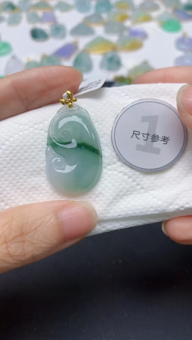 翡翠18K金镶嵌颈饰天然缅甸A货翡翠