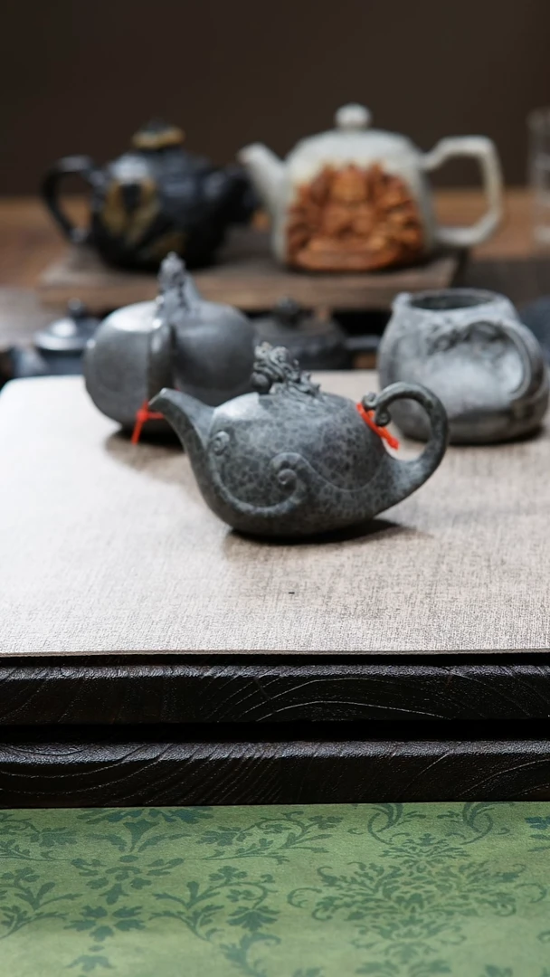 用****6庄惠东老师作品冰碛岩重工雕刻豹纹鱼跃龙门壶