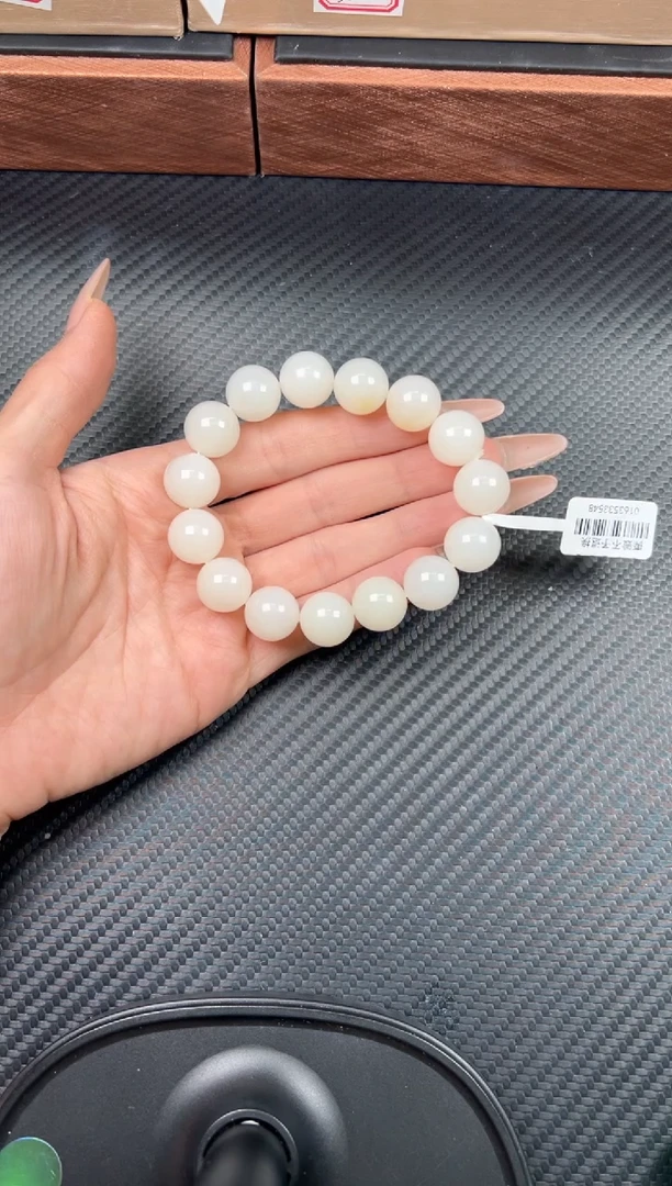 未镶嵌手串和田玉且末金山微色差卡14