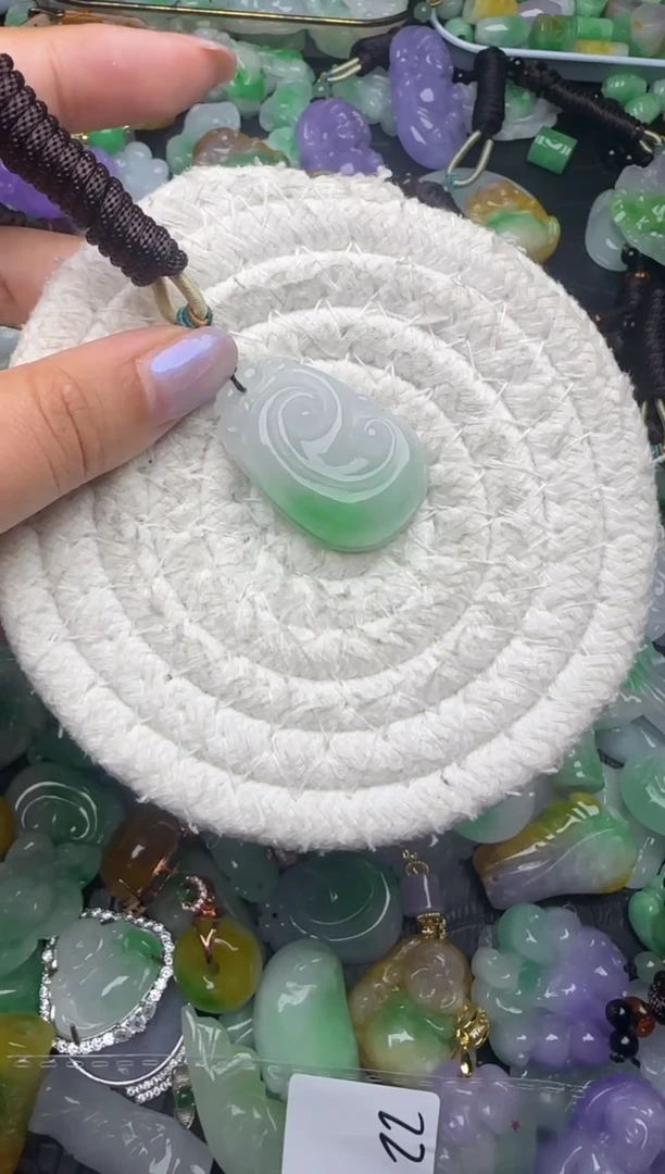 颈饰未镶嵌翡翠缅甸翡翠吊坠